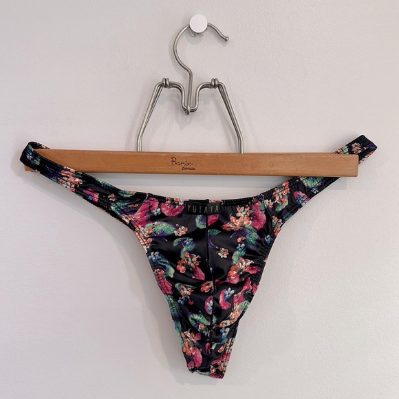 Yutata Men’s Floral Thong - Black (Large) - Picture 1 of 8